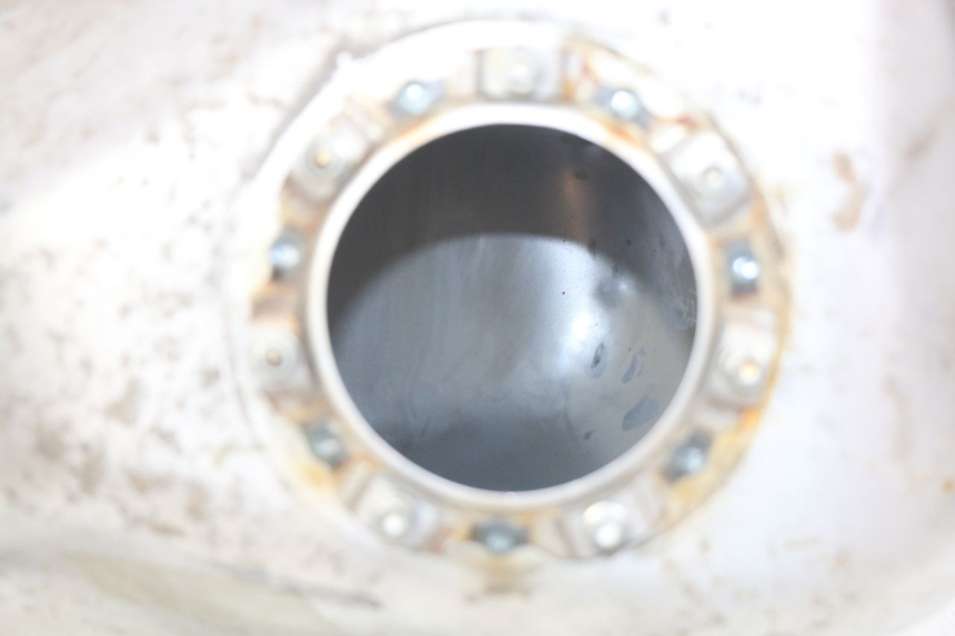 photo de BRANDSTOFTANK HONDA FJS SILVERWING SILVER WING 400 (2009 - 2016) - Zoom op gebruiksstaat