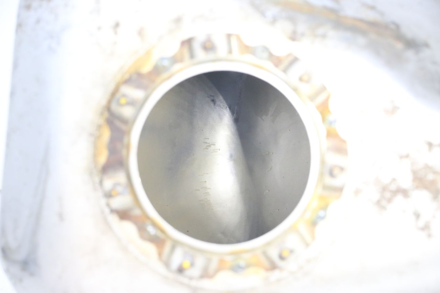 photo de BRANDSTOFTANK HONDA FJS SILVERWING SILVER WING 600 (2001 - 2010) - Zoom op gebruiksstaat