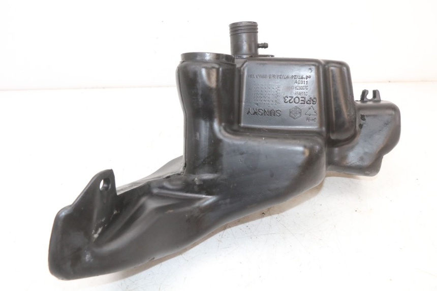 photo de BRANDSTOFTANK PIAGGIO FLY 2T 50 (2004 - 2017) - Zoom op gebruiksstaat