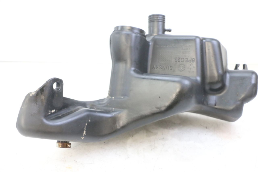 photo de BRANDSTOFTANK PIAGGIO FLY 2T 50 (2004 - 2017) - Andere kijkhoek