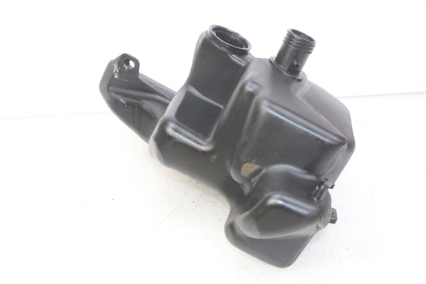 photo de BRANDSTOFTANK PIAGGIO FLY 100 (2006 - 2010) - Andere kijkhoek