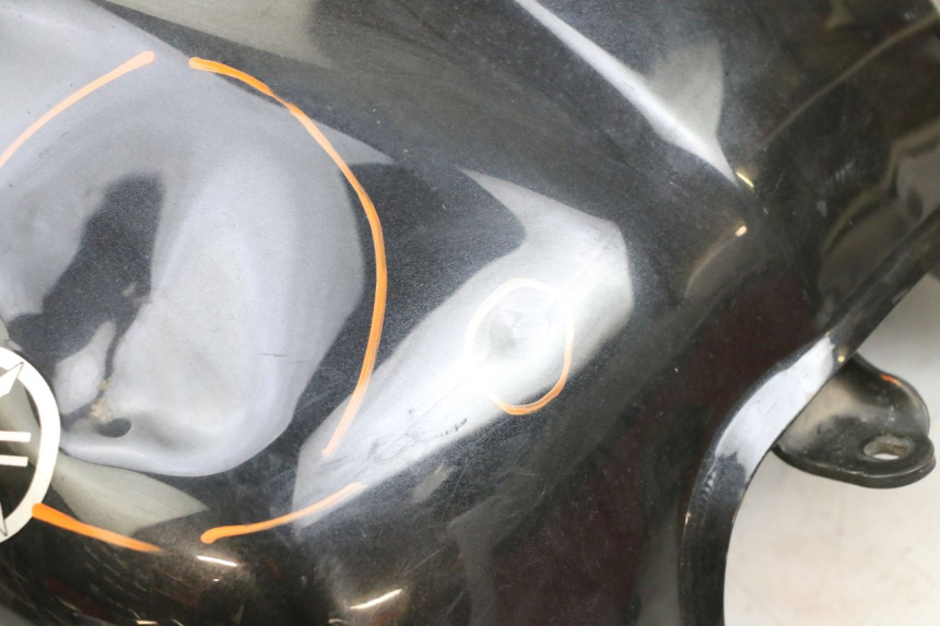 photo de BRANDSTOFTANK YAMAHA FZ6 N FAZER 600 (2004 - 2006) - Focus op structuur