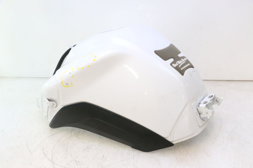 photo de BRANDSTOFTANK YAMAHA FZ8 800 (2010 - 2016) - Bevestigingspunten