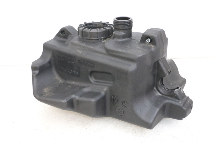 photo de BRANDSTOFTANK PEUGEOT GEOPOLIS RS 125 (2007 - 2009) - Andere kijkhoek