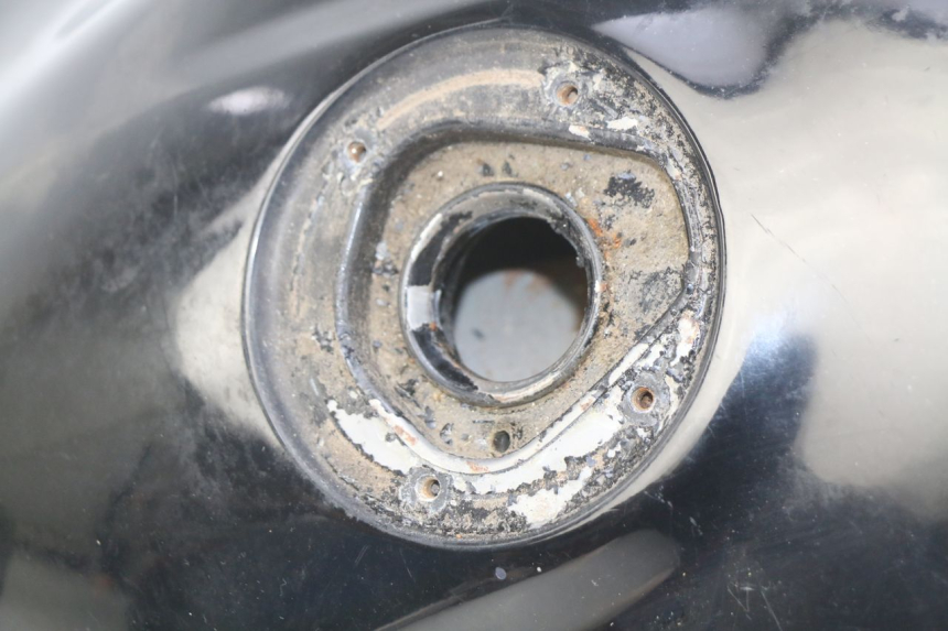 photo de BRANDSTOFTANK SUZUKI GSX-F GSX  F 1100 (1988 - 1994) - Detailaanzicht