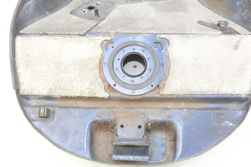 photo de BRANDSTOFTANK SUZUKI GSX-F GSX  F 1100 (1988 - 1994) - Andere kijkhoek