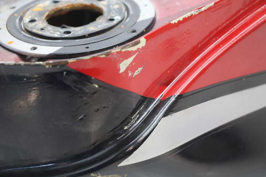 photo de BRANDSTOFTANK SUZUKI GSX F GSXF 750 (1988 - 1998) - Zoom op kwaliteit