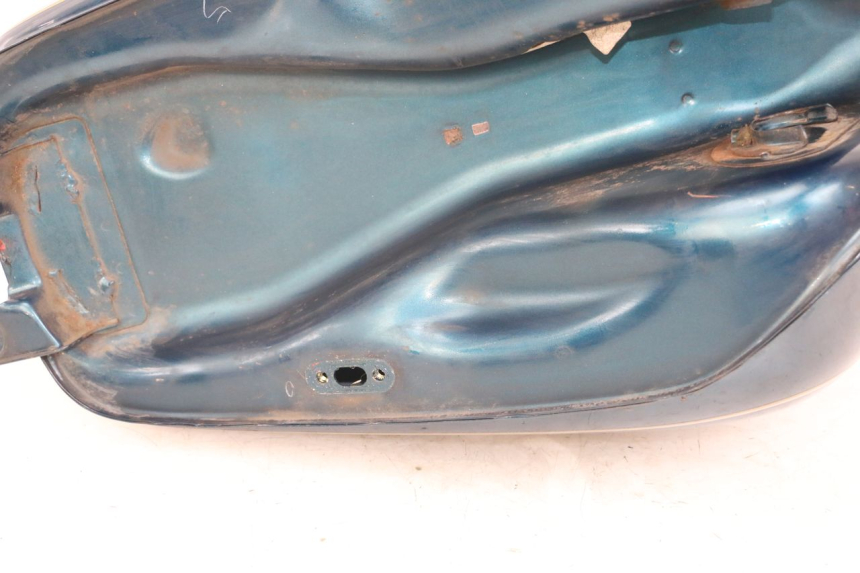 photo de BRANDSTOFTANK SUZUKI GZ MARAUDER 125 (1998 - 2004) - Bevestigingspunten