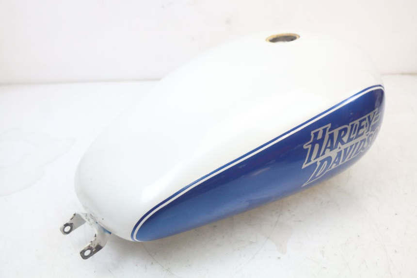 photo de BRANDSTOFTANK HARLEY DAVIDSON SPORTSTER XL CUSTOM 883 (1999 - 2006) - Andere kijkhoek