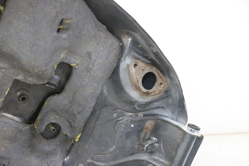 photo de BRANDSTOFTANK HONDA CBR F 1000 (1993 - 1996) - Zoom op gebruiksstaat