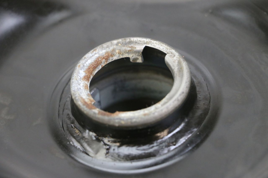 photo de BRANDSTOFTANK HONDA SH i 300 (2015 - 2020) - Bevestigingspunten