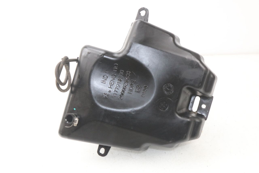 photo de BRANDSTOFTANK PEUGEOT KISBEE 2T 50 (2010 - 2017) - Zoom op gebruiksstaat