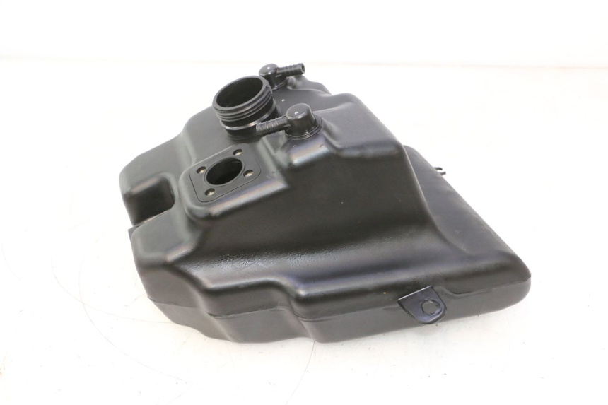 photo de BRANDSTOFTANK PEUGEOT KISBEE 4T 50 (2023 - 2026) - Andere kijkhoek