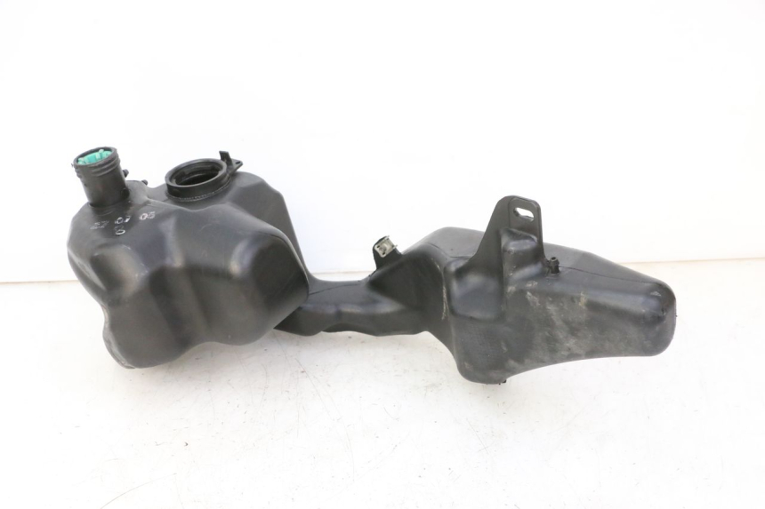 photo de BRANDSTOFTANK PIAGGIO LIBERTY 125 (1998 - 2008) - Andere kijkhoek