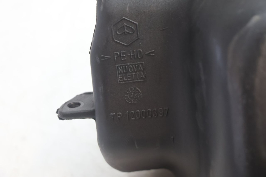 photo de BRANDSTOFTANK PIAGGIO LIBERTY 50 (1998 - 2003) - Andere kijkhoek
