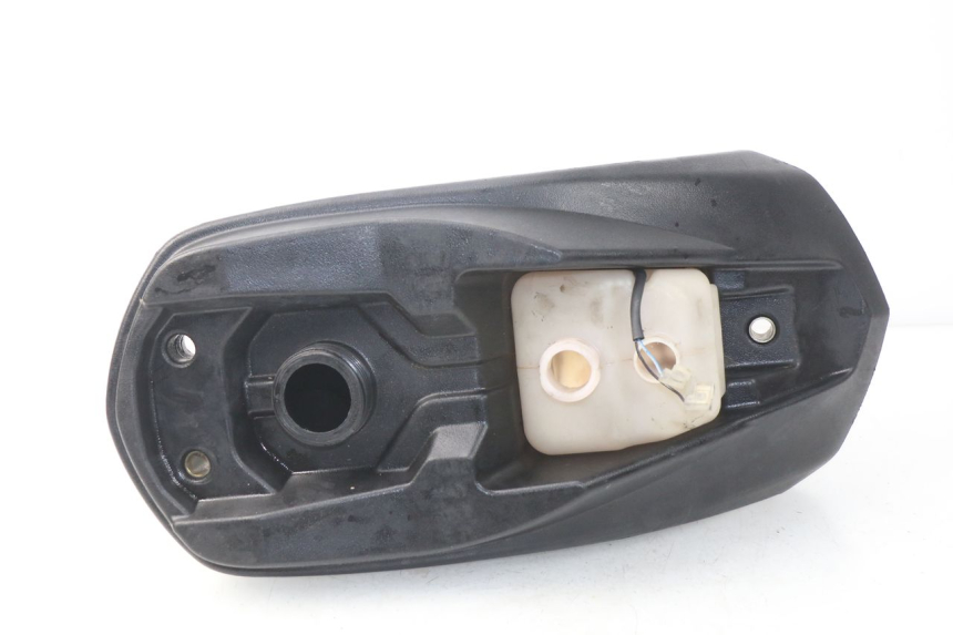 photo de BRANDSTOFTANK PEUGEOT LUDIX 50 (2008 - 2017) - Detail van het onderdeel