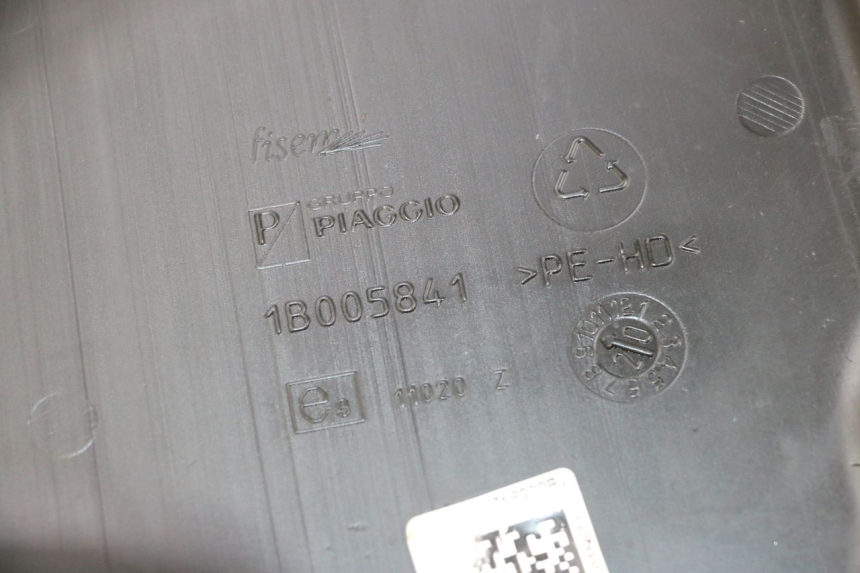 photo de BRANDSTOFTANK PIAGGIO MP3 HPE 300 (2019 - 2026) - Detail van het onderdeel