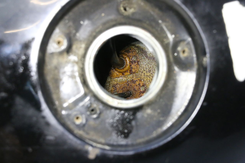 photo de BRANDSTOFTANK HONDA NSR R 125 (1994 - 2003) - Andere kijkhoek