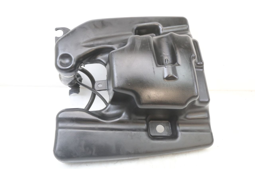 photo de BRANDSTOFTANK PEUGEOT DJANGO 125 (2014 - 2017) - Bevestigingspunten