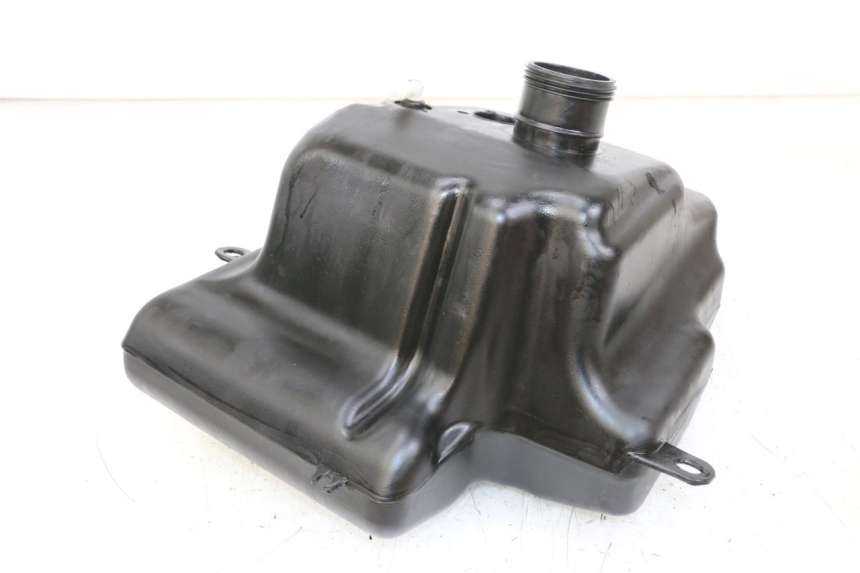 photo de BRANDSTOFTANK PEUGEOT STREETZONE 4T 50 (2018 - 2023) - Detail van het onderdeel