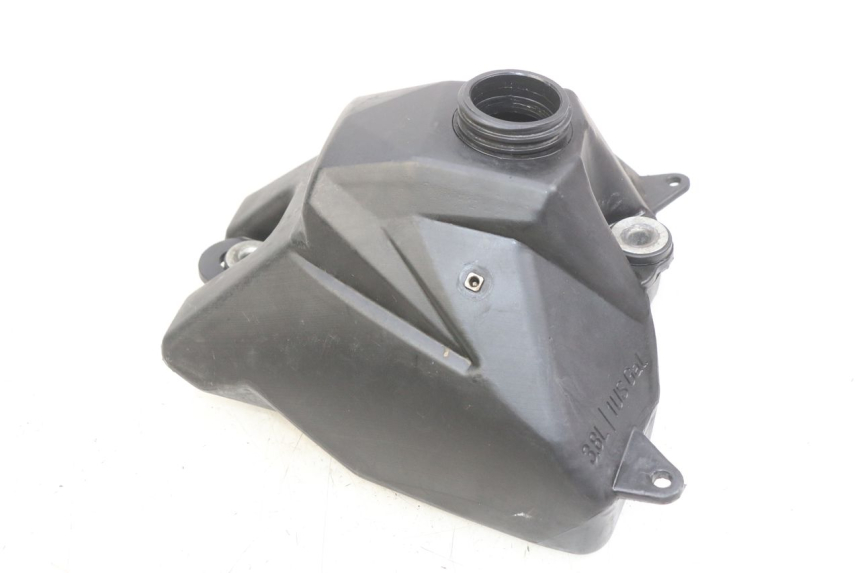 photo de BRANDSTOFTANK YCF PILOT 125 - Bevestigingspunten