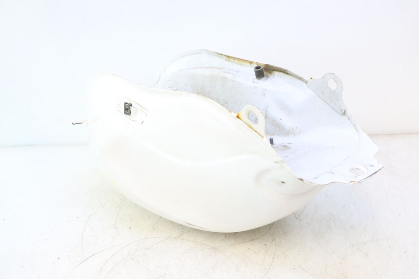 photo de BRANDSTOFTANK YAMASAKI ROADSTER 50 (2013 - 2018) - Bevestigingspunten