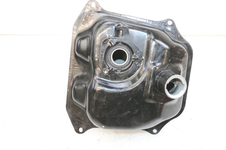 photo de BRANDSTOFTANK TNT MOTOR ROMA 10' 4T 50 (2019 - 2022) - Andere kijkhoek