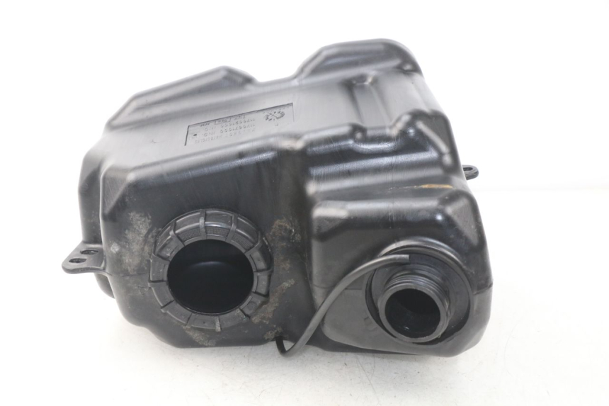 photo de BRANDSTOFTANK PEUGEOT SATELIS 125 (2013 - 2018) - Zoom op gebruiksstaat