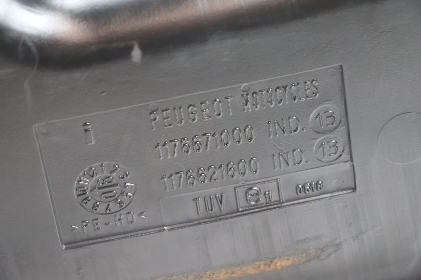 photo de BRANDSTOFTANK PEUGEOT SATELIS 125 (2006 - 2009) - Andere kijkhoek