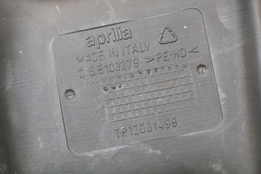 photo de BRANDSTOFTANK APRILIA SCARABEO GT 125 (1999 - 2007) - Detail van het onderdeel