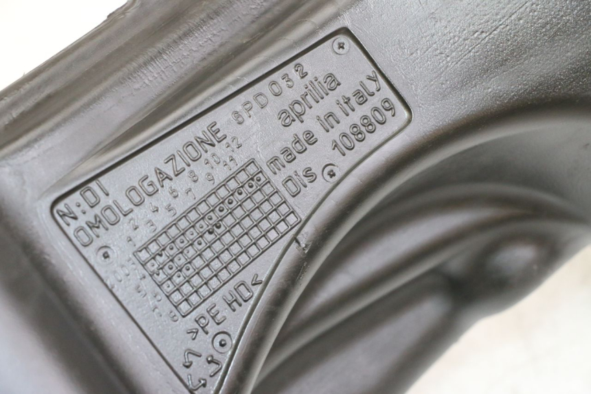 photo de BRANDSTOFTANK APRILIA SCARABEO GT TOURING 125 (1999 - 2005) - Zoom op gebruiksstaat