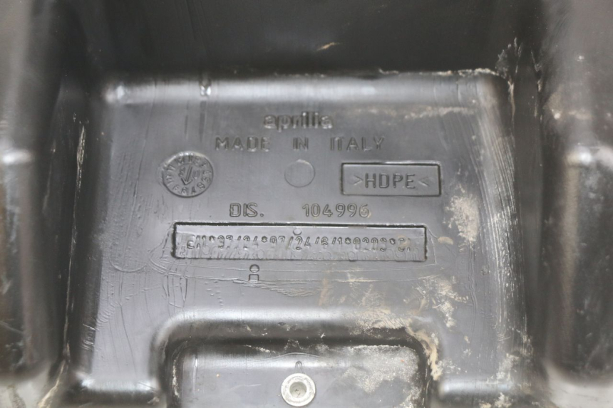 photo de BRANDSTOFTANK APRILIA SCARABEO 100 (2003 - 2012) - Technische close-up