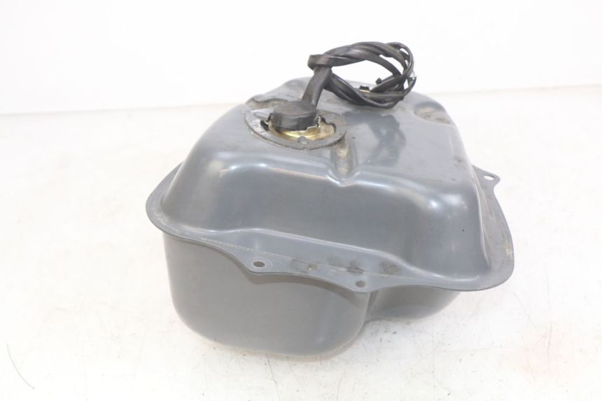 photo de BRANDSTOFTANK HONDA SCV LEAD 100 (2003 - 2007) - Andere kijkhoek
