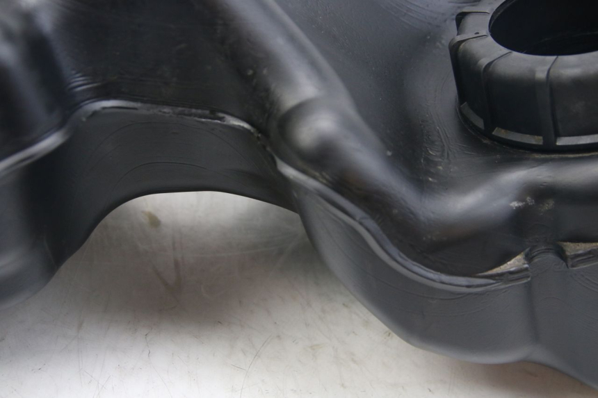 photo de BRANDSTOFTANK SUZUKI SIXTEEN 125 (2008 - 2010) - Productaanzicht