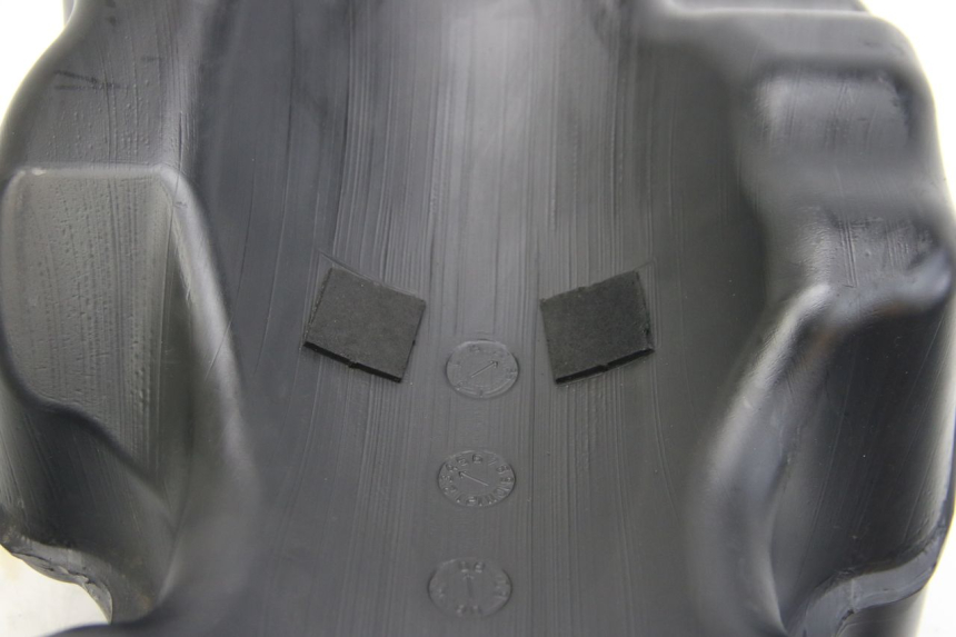 photo de BRANDSTOFTANK SUZUKI SIXTEEN 125 (2008 - 2010) - Detailaanzicht