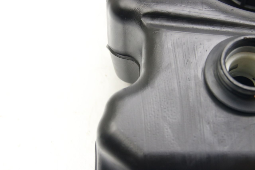 photo de BRANDSTOFTANK SUZUKI SIXTEEN 125 (2008 - 2010) - Overzicht