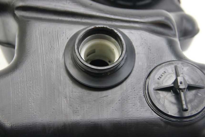 photo de BRANDSTOFTANK SUZUKI SIXTEEN 125 (2008 - 2010) - Gecontroleerd onderdeel