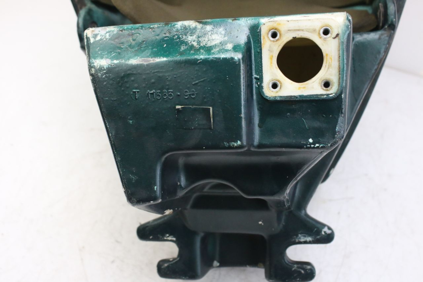 photo de BRANDSTOFTANK TRIUMPH SPRINT ST 955 (1999 - 2001) - Detail van het onderdeel