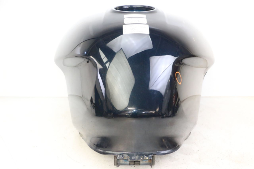 photo de BRANDSTOFTANK HONDA ST PAN EUROPEAN 1300 (2002 - 2013) - Focus op structuur