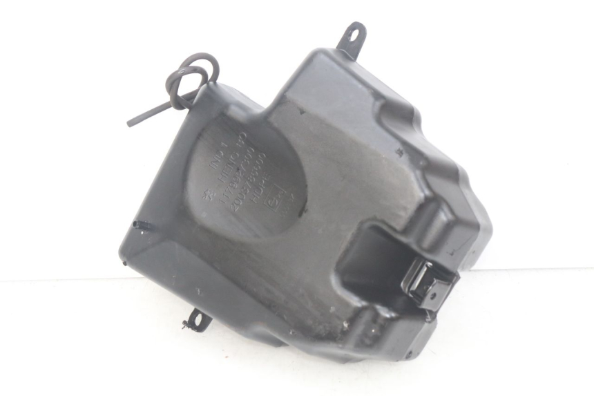 photo de BRANDSTOFTANK PEUGEOT STREETZONE 4T 50 (2018 - 2023) - Zoom op gebruiksstaat