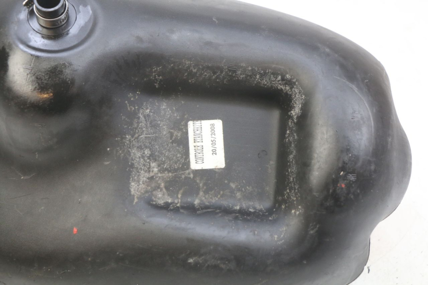 photo de BRANDSTOFTANK MBK STUNT NAKED 50 (2004 - 2018) - Detail van het onderdeel