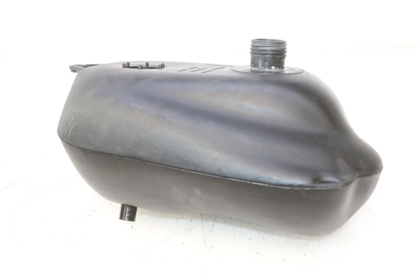 photo de BRANDSTOFTANK MBK STUNT NAKED 50 (2004 - 2018) - Andere kijkhoek