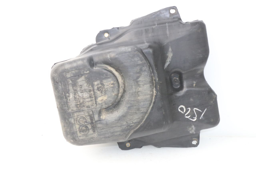 photo de BRANDSTOFTANK PEUGEOT SV 50 (1992 - 2004) - Detail van het onderdeel