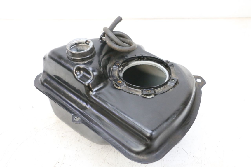 photo de BRANDSTOFTANK NECO TEMPO 4T 50 (2022 - 2026) - Bevestigingspunten