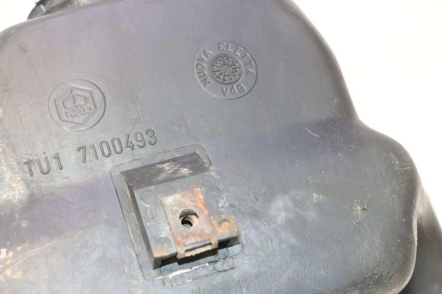 photo de BRANDSTOFTANK PIAGGIO TYPHOON 50 (1993 - 1999) - Detail van het onderdeel