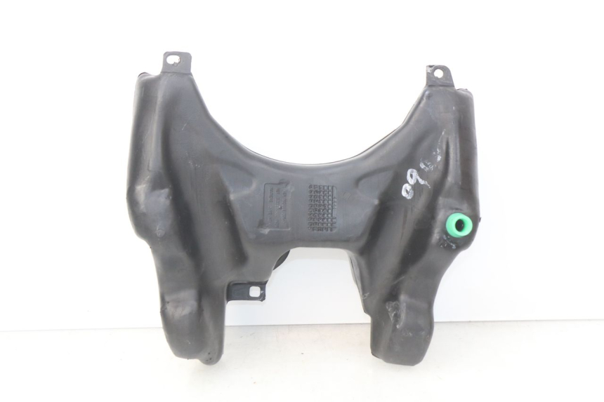 photo de BRANDSTOFTANK PEUGEOT VIVACITY 50 (1998 - 2003) - Detail van het onderdeel