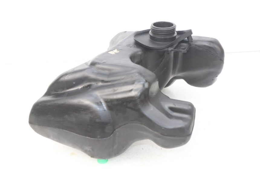 photo de BRANDSTOFTANK PEUGEOT VIVACITY 50 (1998 - 2003) - Zoom op gebruiksstaat