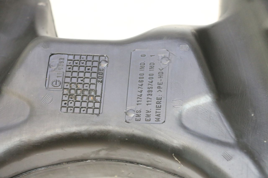 photo de BRANDSTOFTANK PEUGEOT VIVACITY 50 (2004 - 2009) - Bevestigingspunten