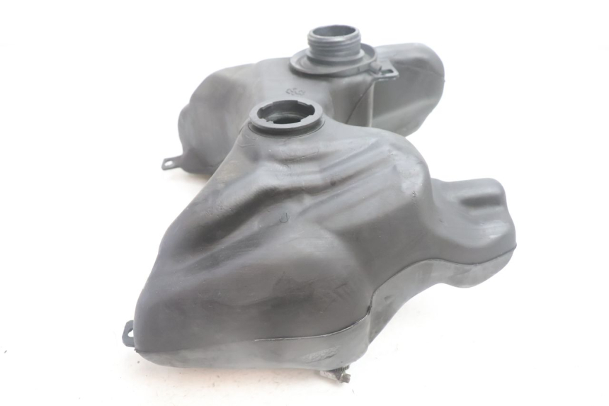 photo de BRANDSTOFTANK PEUGEOT VIVACITY 100 (1999 - 2008) - Zoom op gebruiksstaat