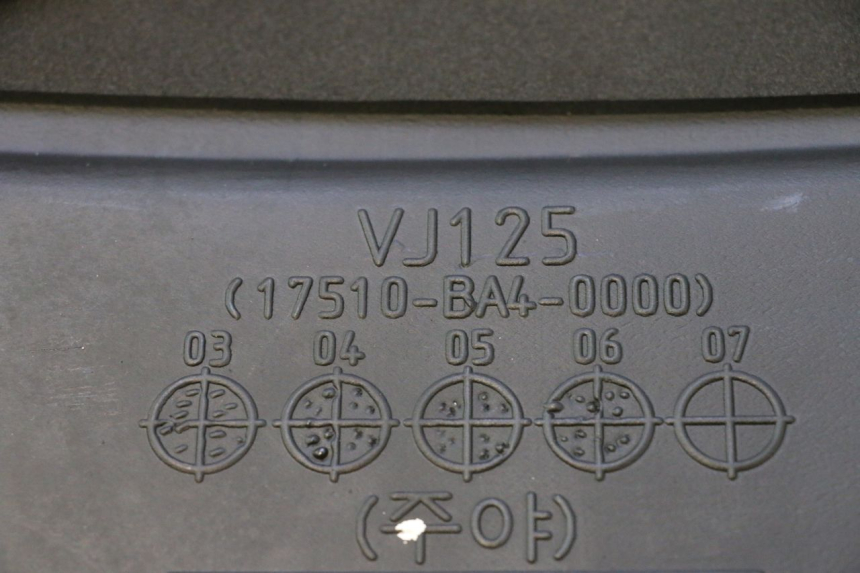 photo de BRANDSTOFTANK DAELIM VJ ROADWIN 125 (2004 - 2007) - Bevestigingspunten